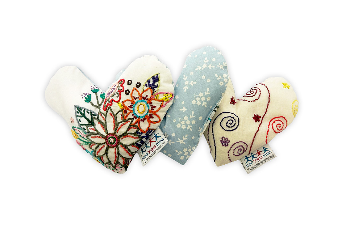 כרית חימום לב גדול עם רקמה